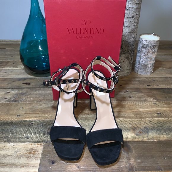 Valentino Garavani Rockstud Ankle Strap Sandals - Picture 4 of 8